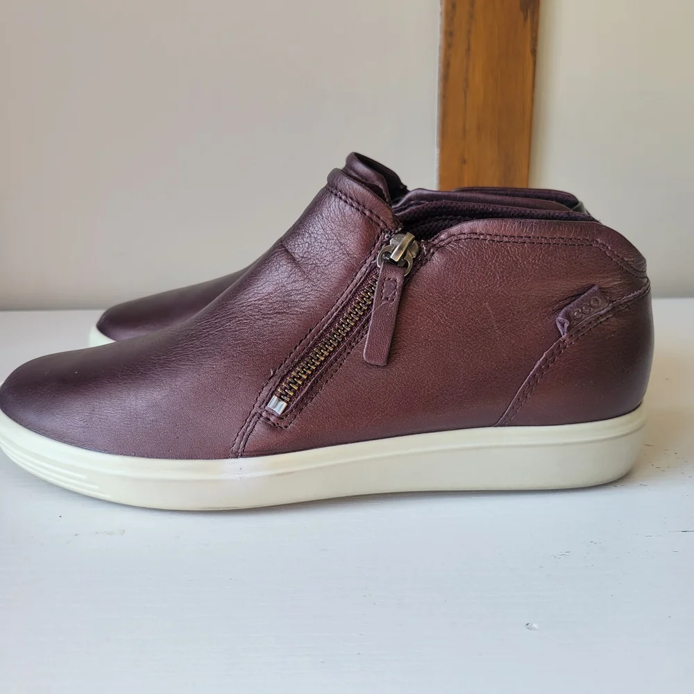 Ecco Womens Leather Slip On Sneakers Size 8 - Picture 3 of 12